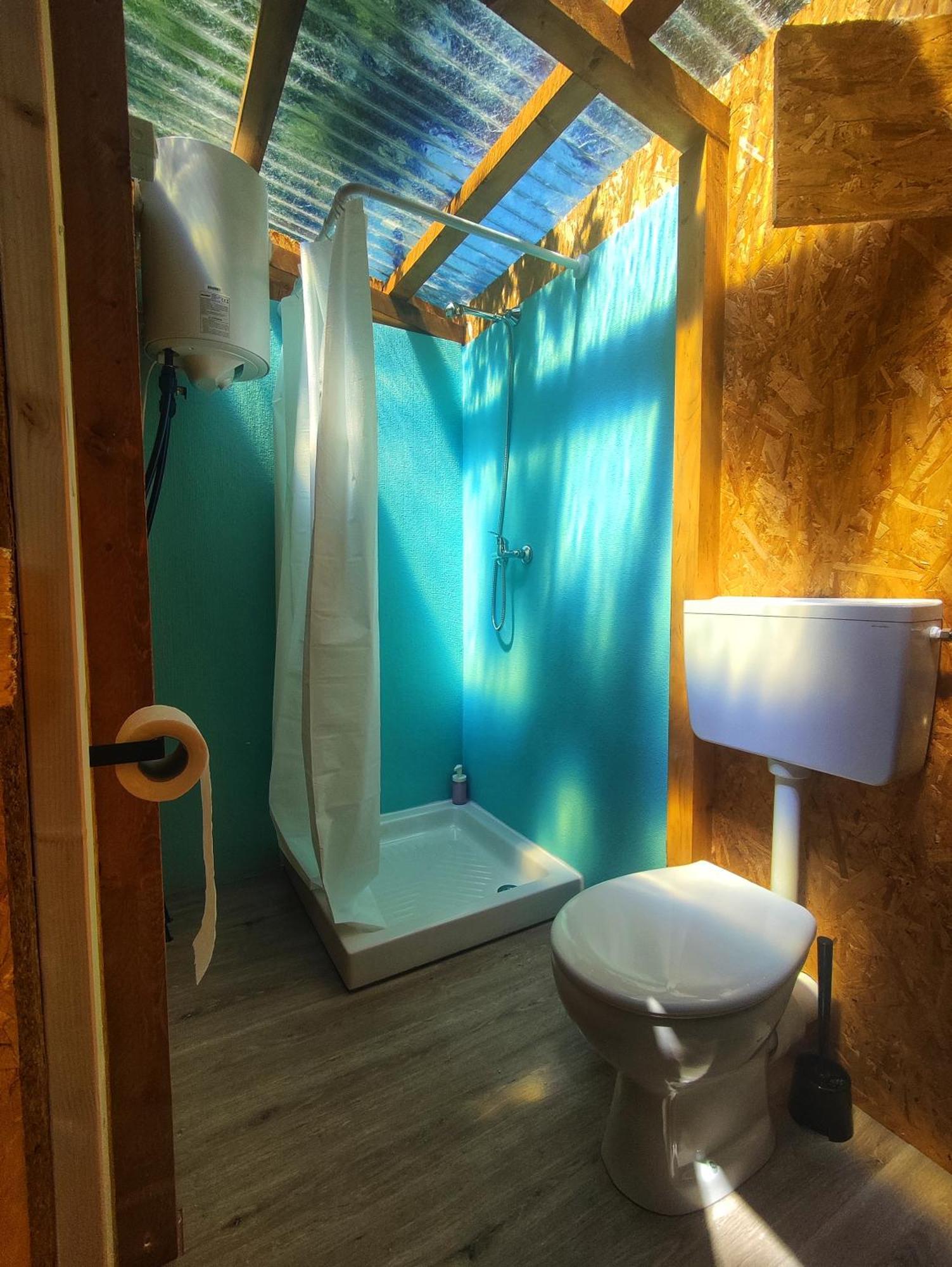 La Tana Nel Bosco Di Casa Amilton Hotel Ponzanello ภายนอก รูปภาพ